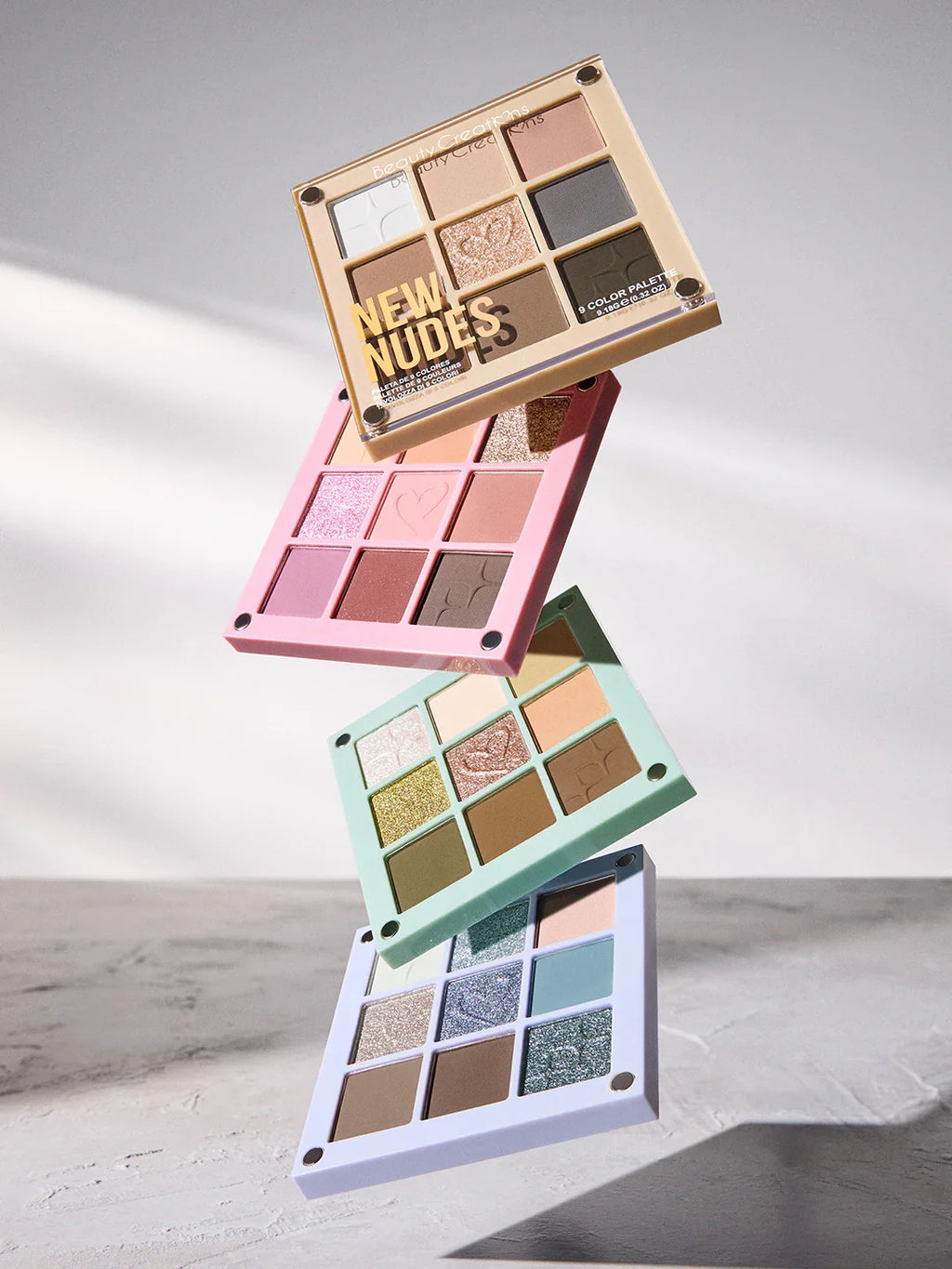 PALETA DE SOMBRAS MAGNETIC SHADOW PALETTE NEW NUDES - BEAUTY CREATIONS